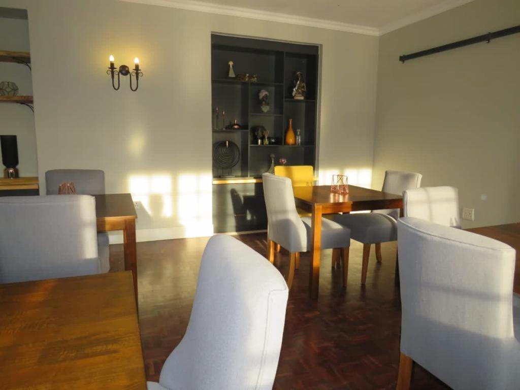Sani Pass Manor Guest House Хаймвилль Экстерьер фото
