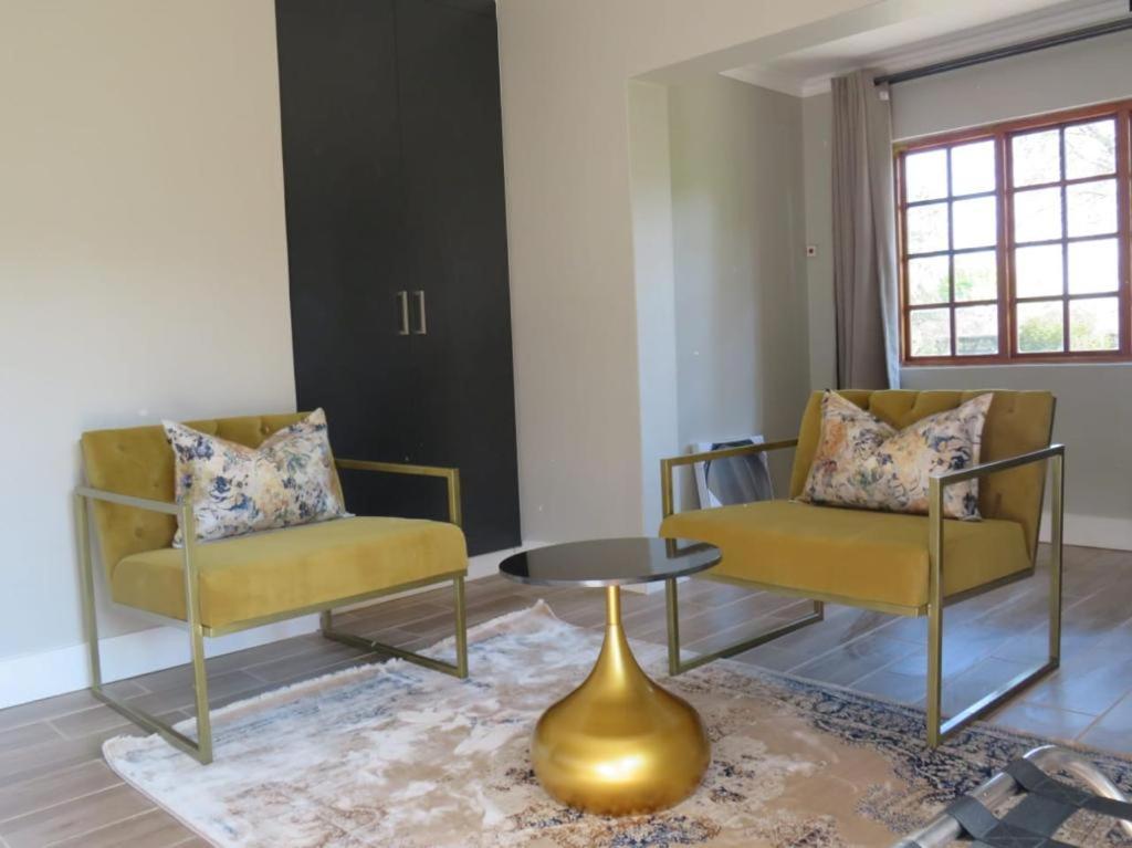 Sani Pass Manor Guest House Хаймвилль Экстерьер фото