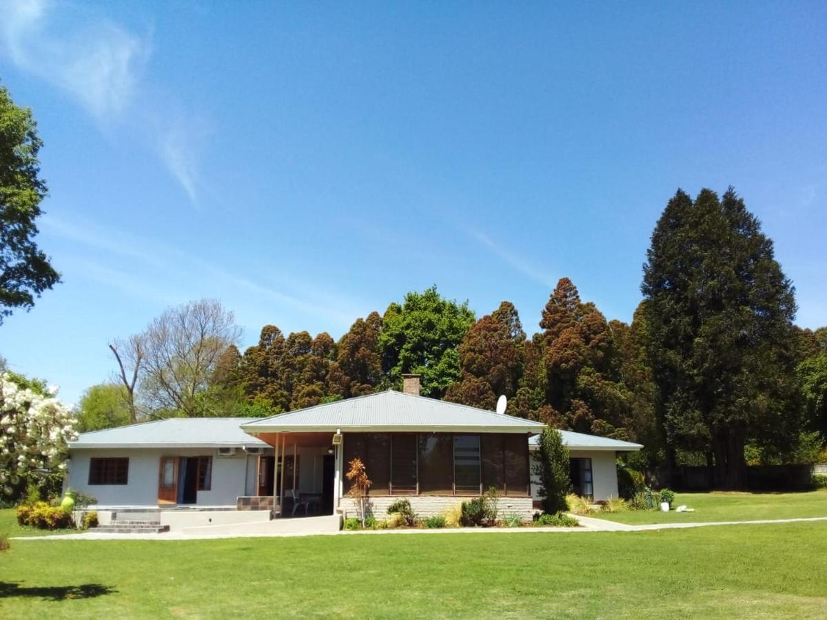 Sani Pass Manor Guest House Хаймвилль Экстерьер фото