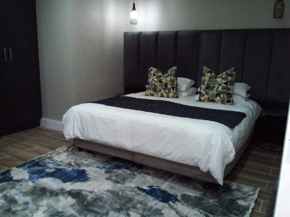 Sani Pass Manor Guest House Хаймвилль Экстерьер фото